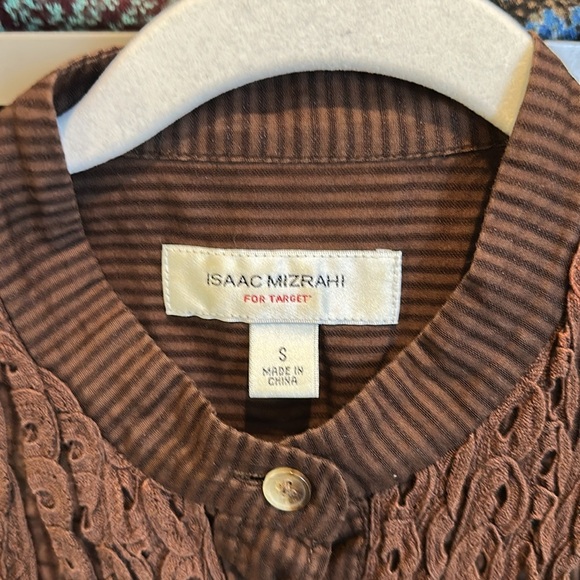Isaac Mizrahi brown stripe embroidered tie back button down top size S - Picture 2 of 3